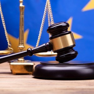 EU-dommer forbyr masseinnsamling av teledata